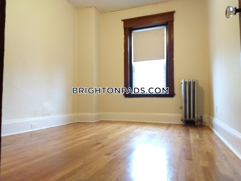Building Photo - 134 Englewood Ave