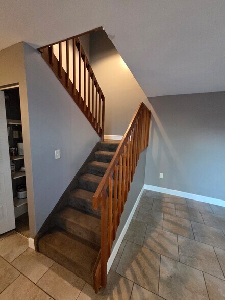 Building Photo - 5217 Cedarbend Dr