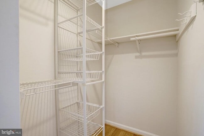 Building Photo - 8236 Governors Ct