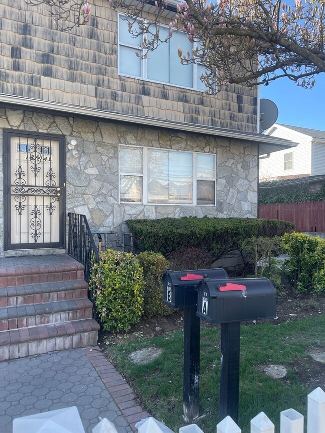 Building Photo - 167-14-167145 145th Ave