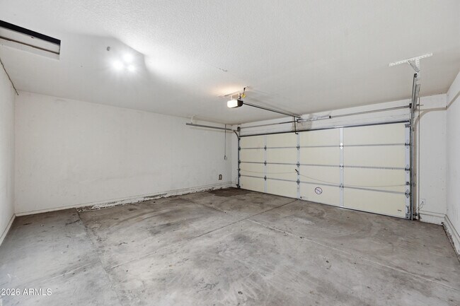 Building Photo - 10469 W Granada Rd