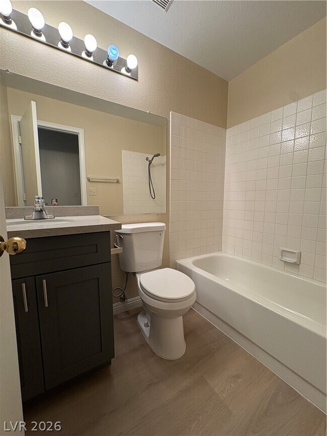 Building Photo - 1009 Torington Dr