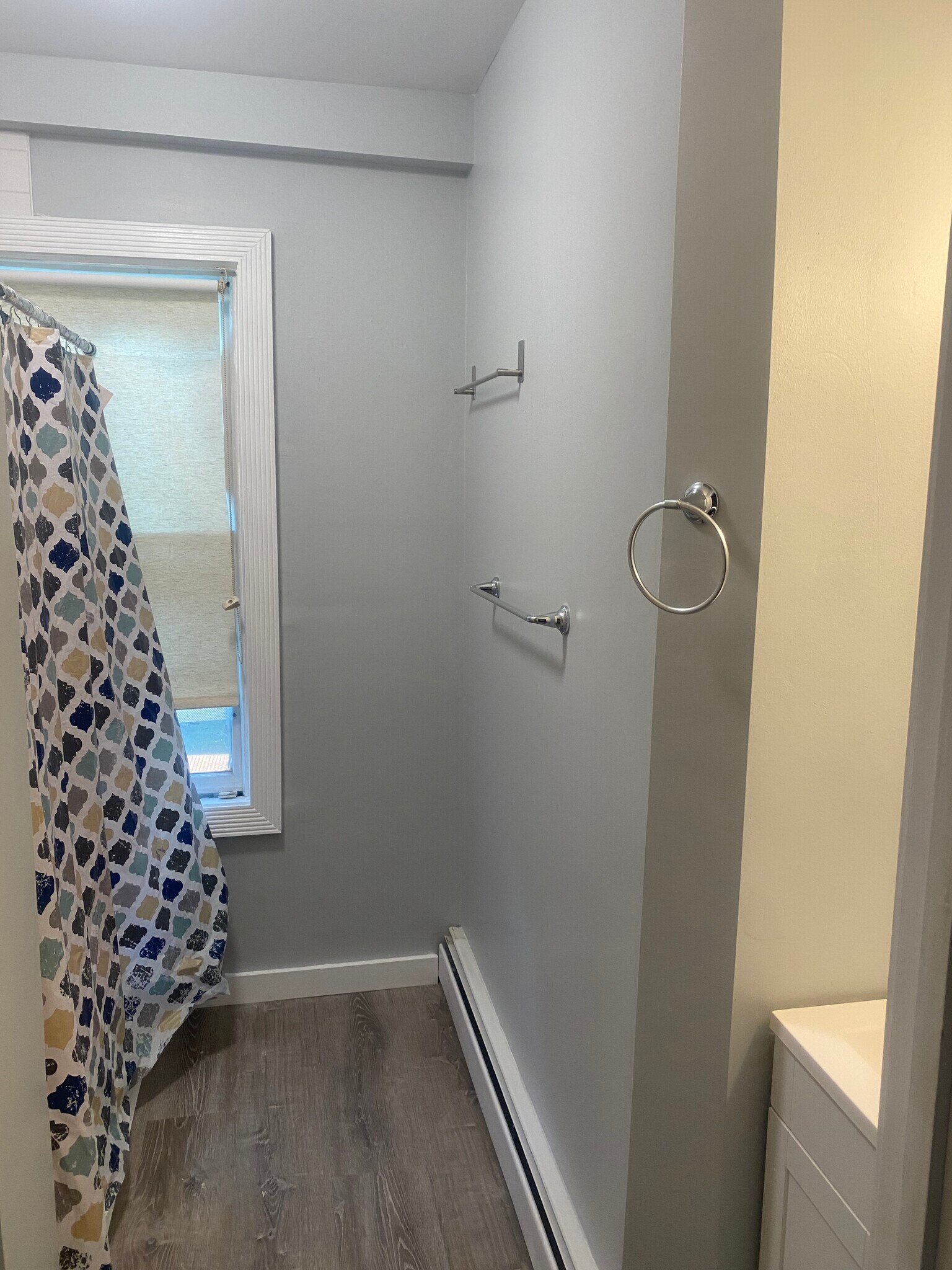 Building Photo - 10 Bainbridge Ave