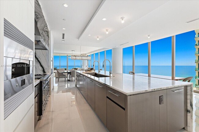 Building Photo - 17975 Collins Ave