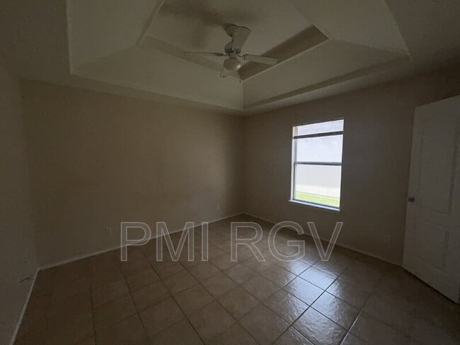 Building Photo - 1803 Douglas