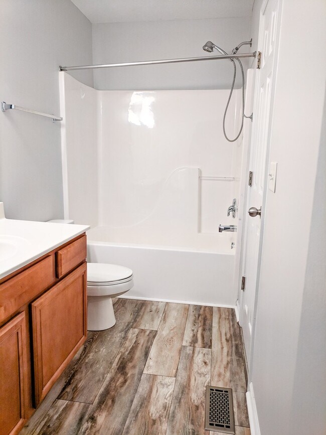 Building Photo - Renovated Townhome Barfield Commons