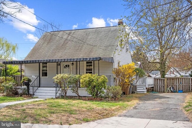 Building Photo - 114 Charles St