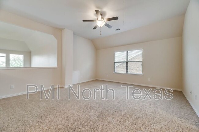 Building Photo - 415 San Marcos Dr