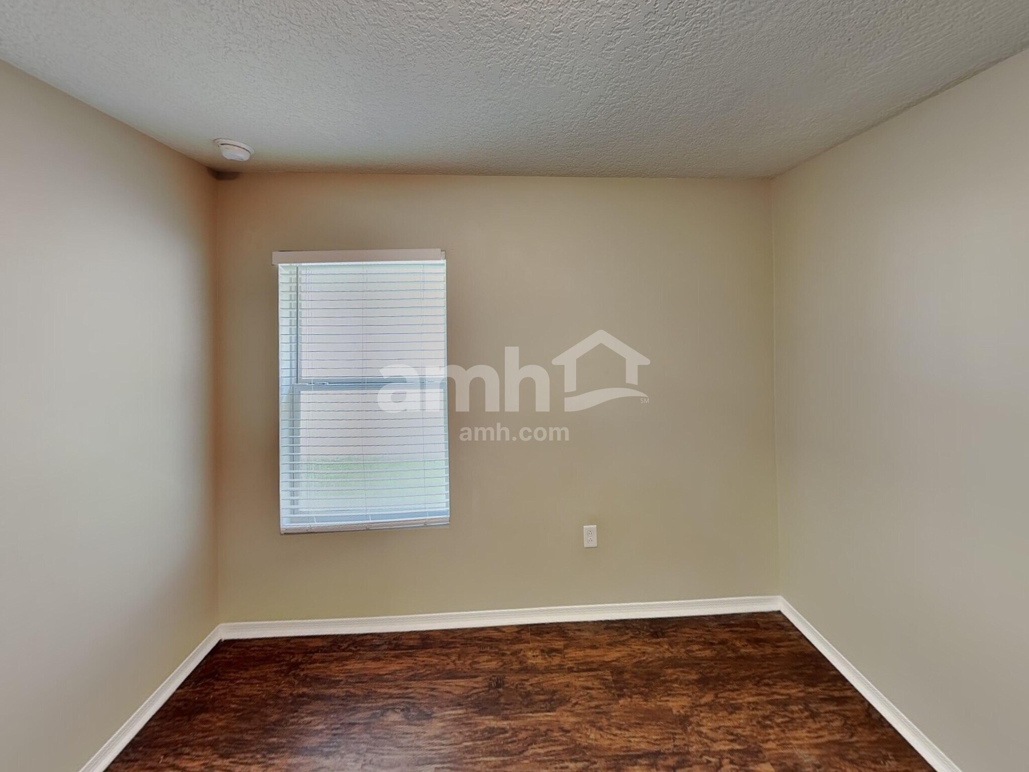 Building Photo - 7271 Wakeview Dr