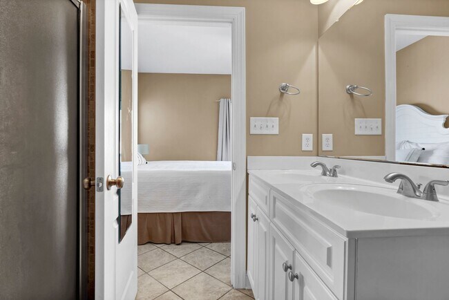 Building Photo - 306 Sea Star Cir