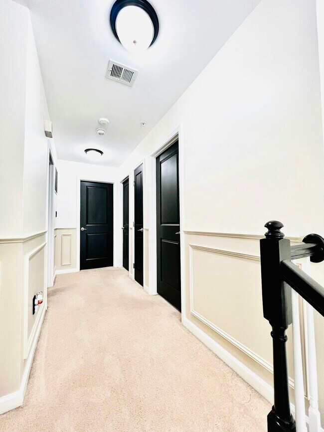Building Photo - 2409 Glouster Pointe Dr