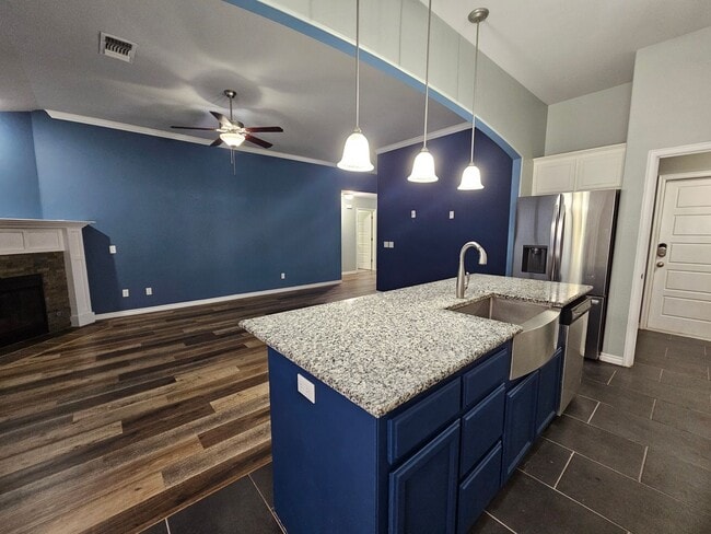 Building Photo - (3) Bed/(2) Bath in Bellatona Addition! Avail NOW!