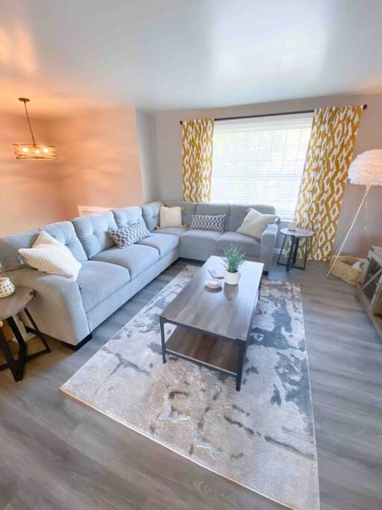 Building Photo - 11423-11425 5 Cedars Rd