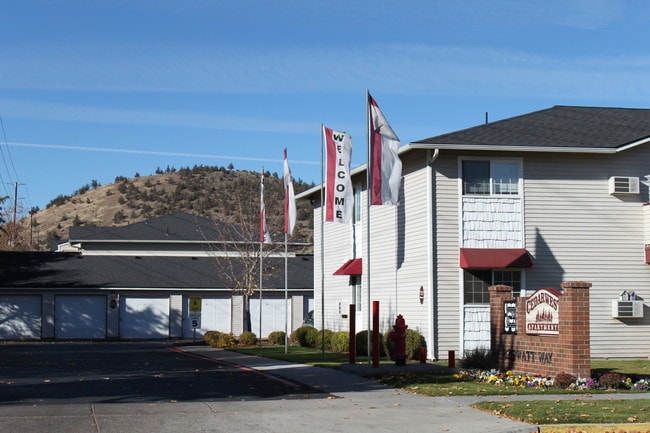 Building Photo - Cedarwest