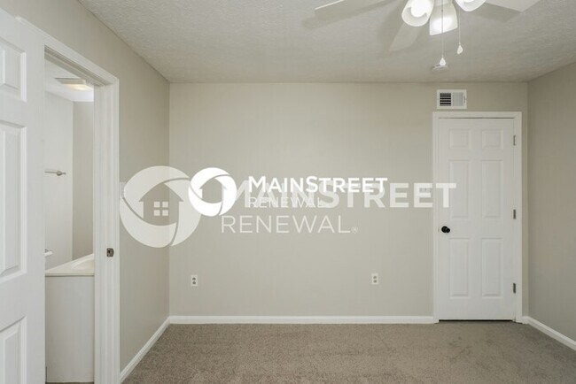 Building Photo - 4 Bedroom Pet-Friendly Home in JEFFERSONVILLE, IN with Main Street Renewal
