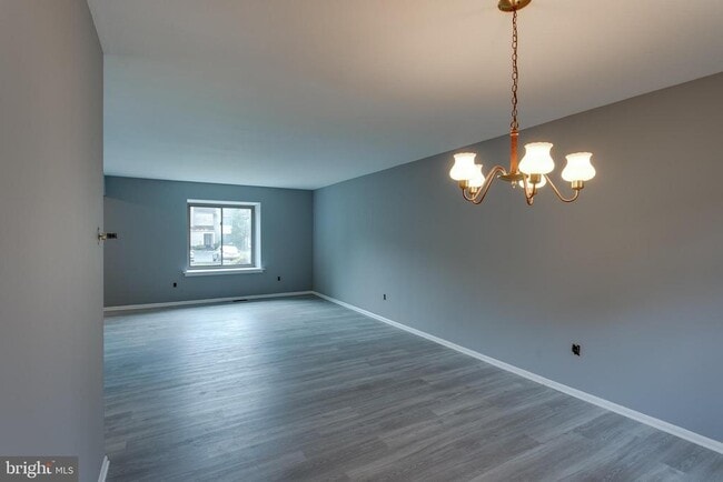 Building Photo - 128 Briar Ct