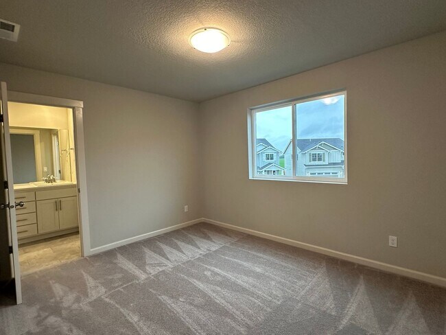 Building Photo - 6157 Savannah St SE