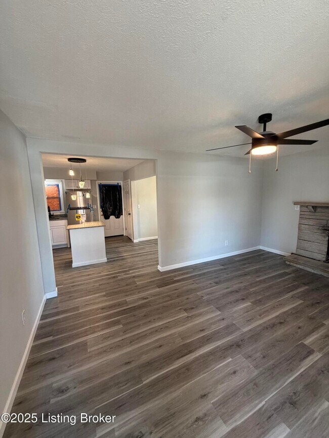 Building Photo - 5414 Bungalow Dr