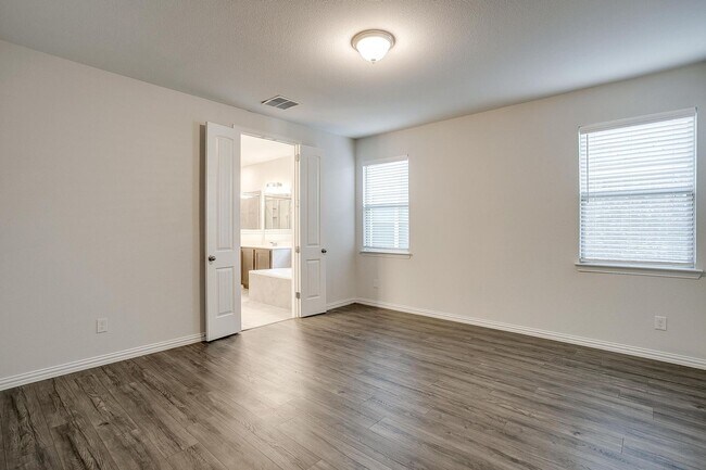 Building Photo - Amazing 2 Story Home in South Fort Worth, 4 Bedroom, 3 Bath- Burleson ISD- 76028