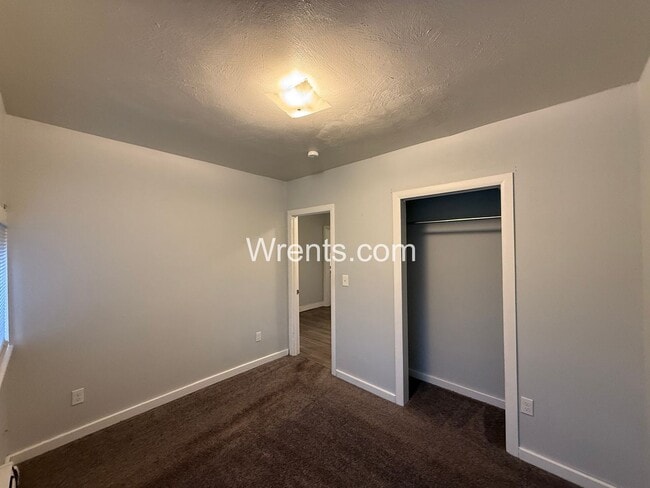 Building Photo - Half Off First Month's Rent Move in Special!! Perry District - 3 Bed/1 Bath Home