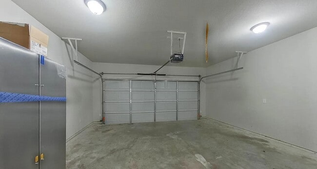 Building Photo - Spacious, Stylish, and Simply Perfect — 4 Bedroom Home