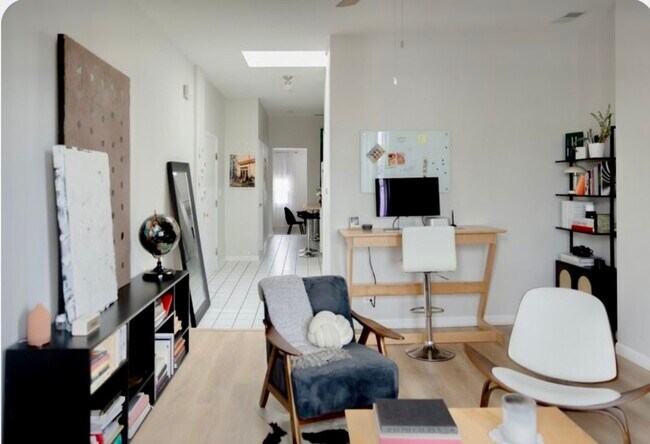 Building Photo - 750 S Oakley Blvd