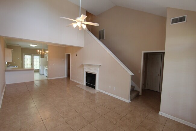 Building Photo - 1561 Savannah Park Ln