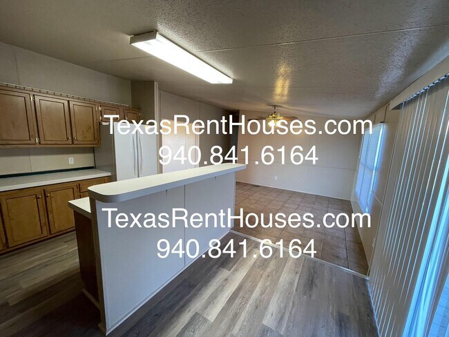 Building Photo - TIRED OF THE CITY LIFE?  6 Acres Petrolio ISD