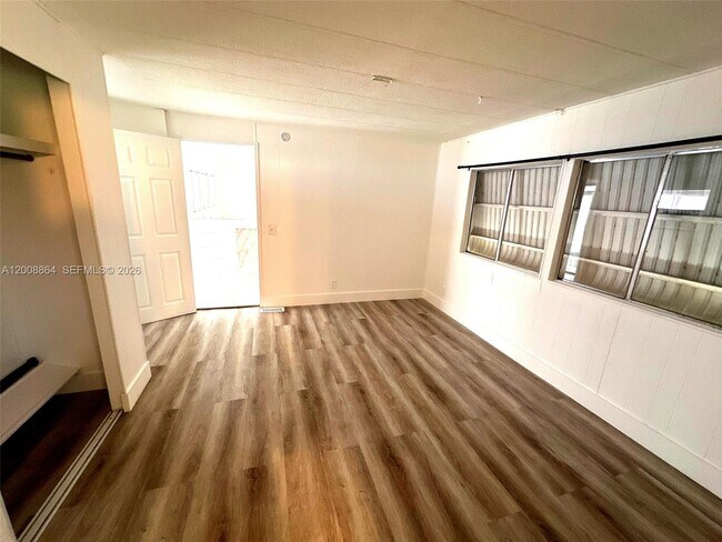 Building Photo - 2957 SW 54th St