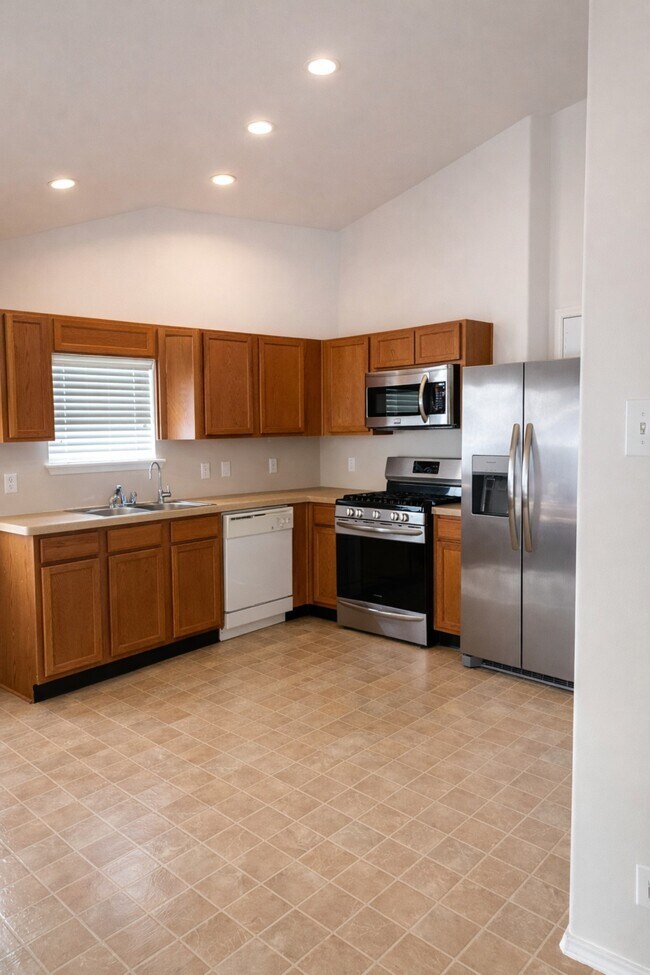 Building Photo - 15823 Regal Trace Ln