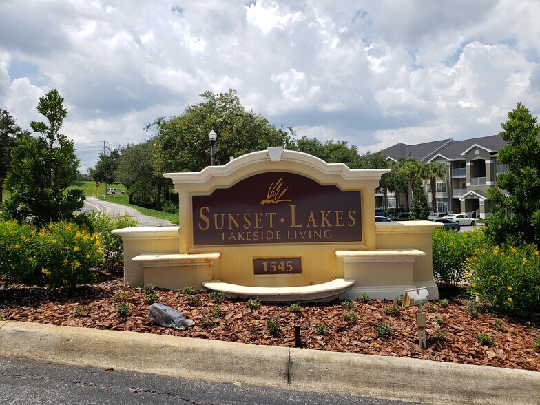 Building Photo - 4240 Summer Landing Dr