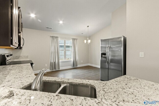 Building Photo - 122 Ardsley Dr
