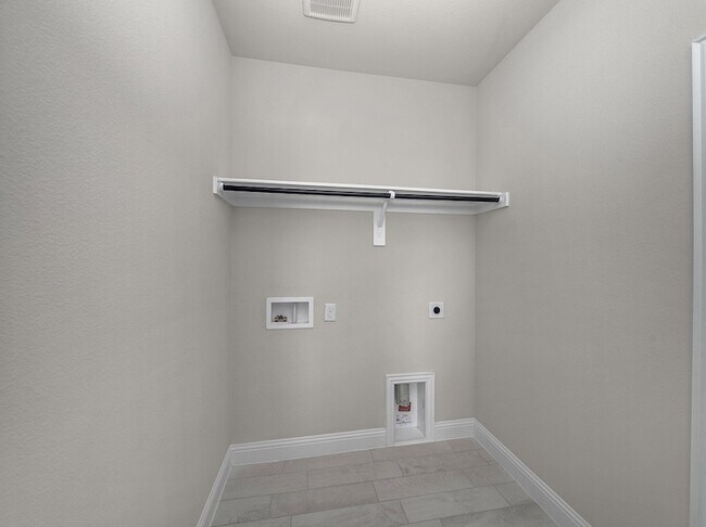 Building Photo - 808 Santa Lucia Dr