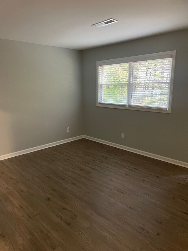 Building Photo - 1664 NE 22nd St