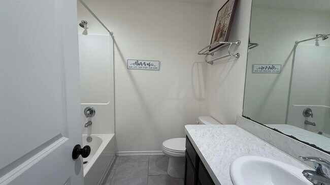 Building Photo - 4711 Forest Hurst Glen