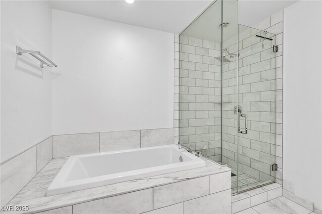 Building Photo - 4471 Dean Martin Dr