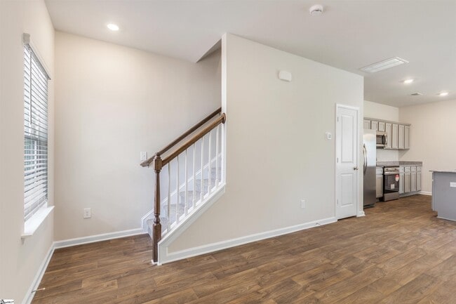 Building Photo - 137 Foundation Wy