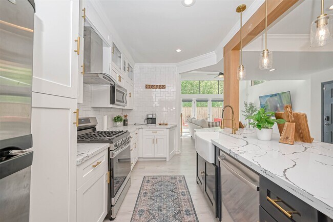 Building Photo - 5613 St Paul St