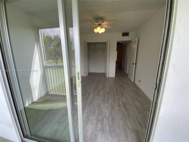 Building Photo - 13250 SW 4th Ct