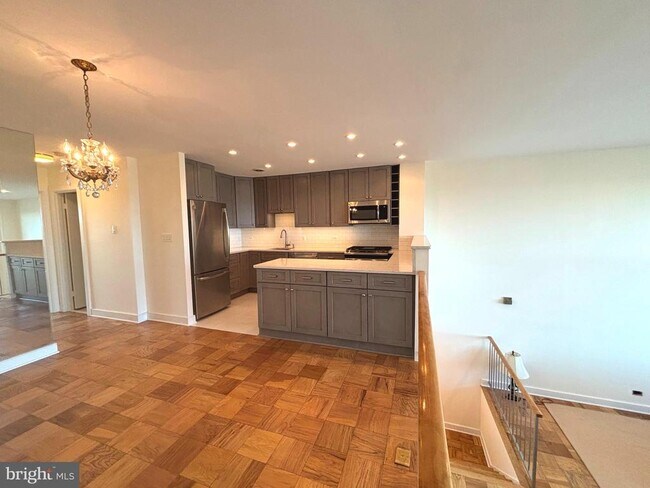 Building Photo - 1200 N Nash St