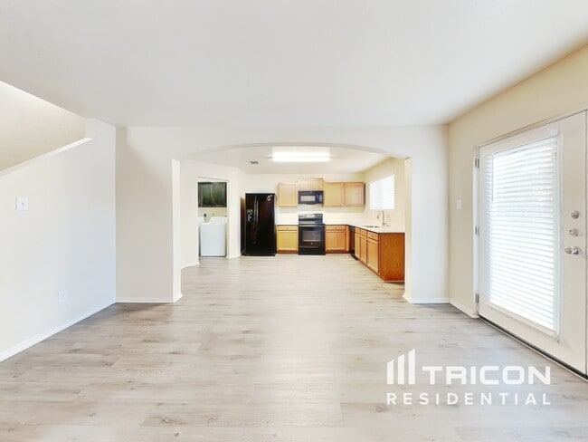 Building Photo - 10039 Amber Breeze