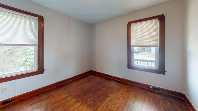 Building Photo - Lorain 2 bd/ 1 bath Single family Home