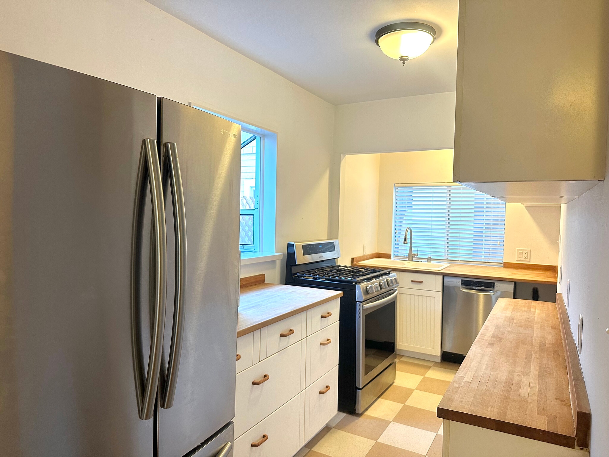 Building Photo - 228 San Juan Ave