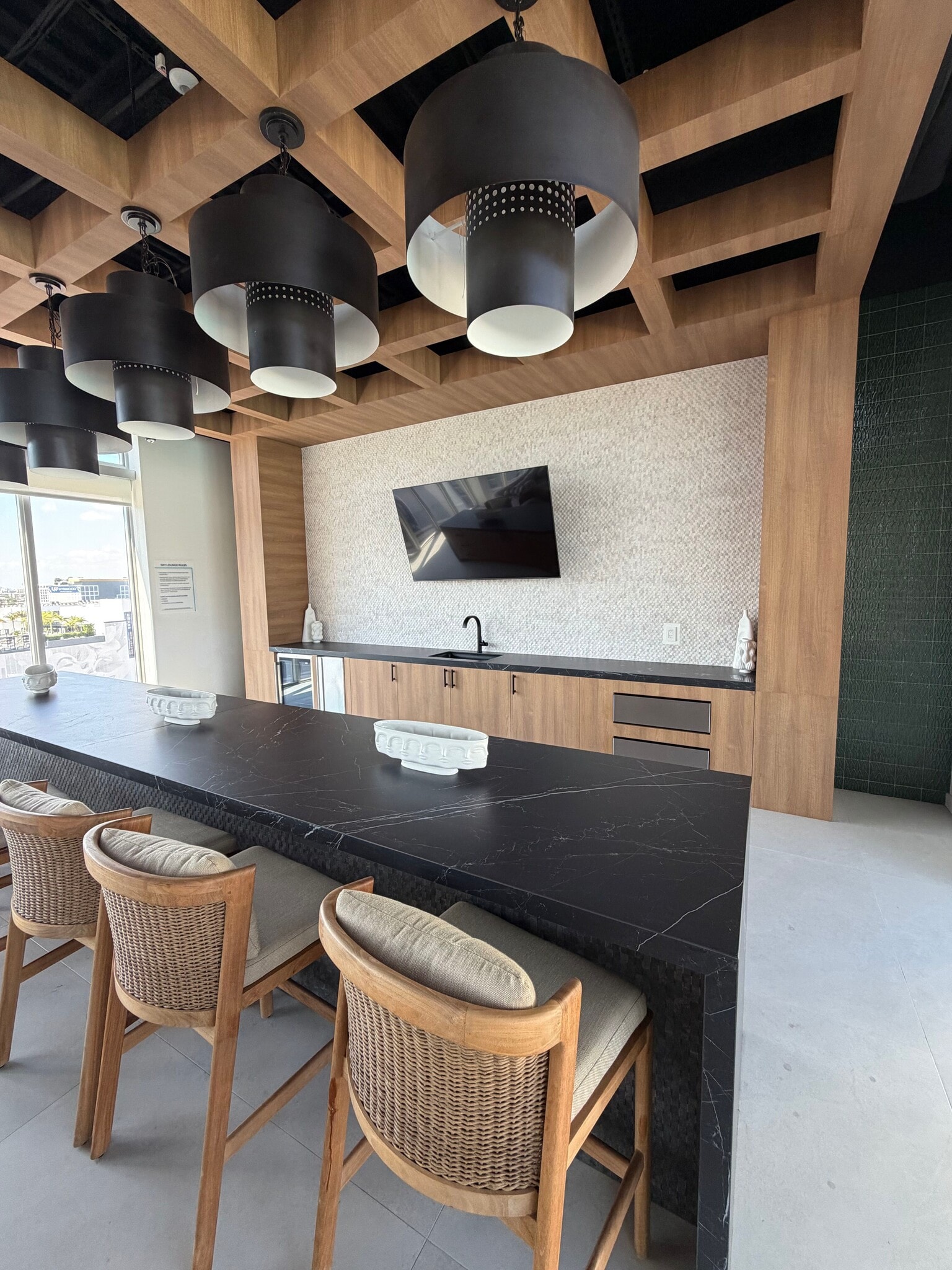 Building Photo - 237 NE 33rd St