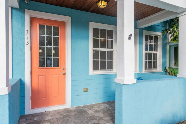 Building Photo - 313 N M St