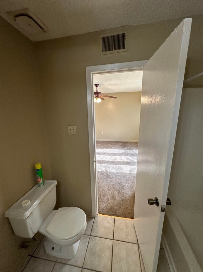 Building Photo - 2409 Talmadge Pl