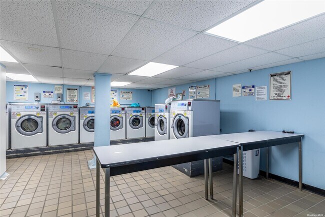 Building Photo - 83-15 116th St