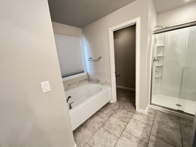 Building Photo - 2339 143rd St