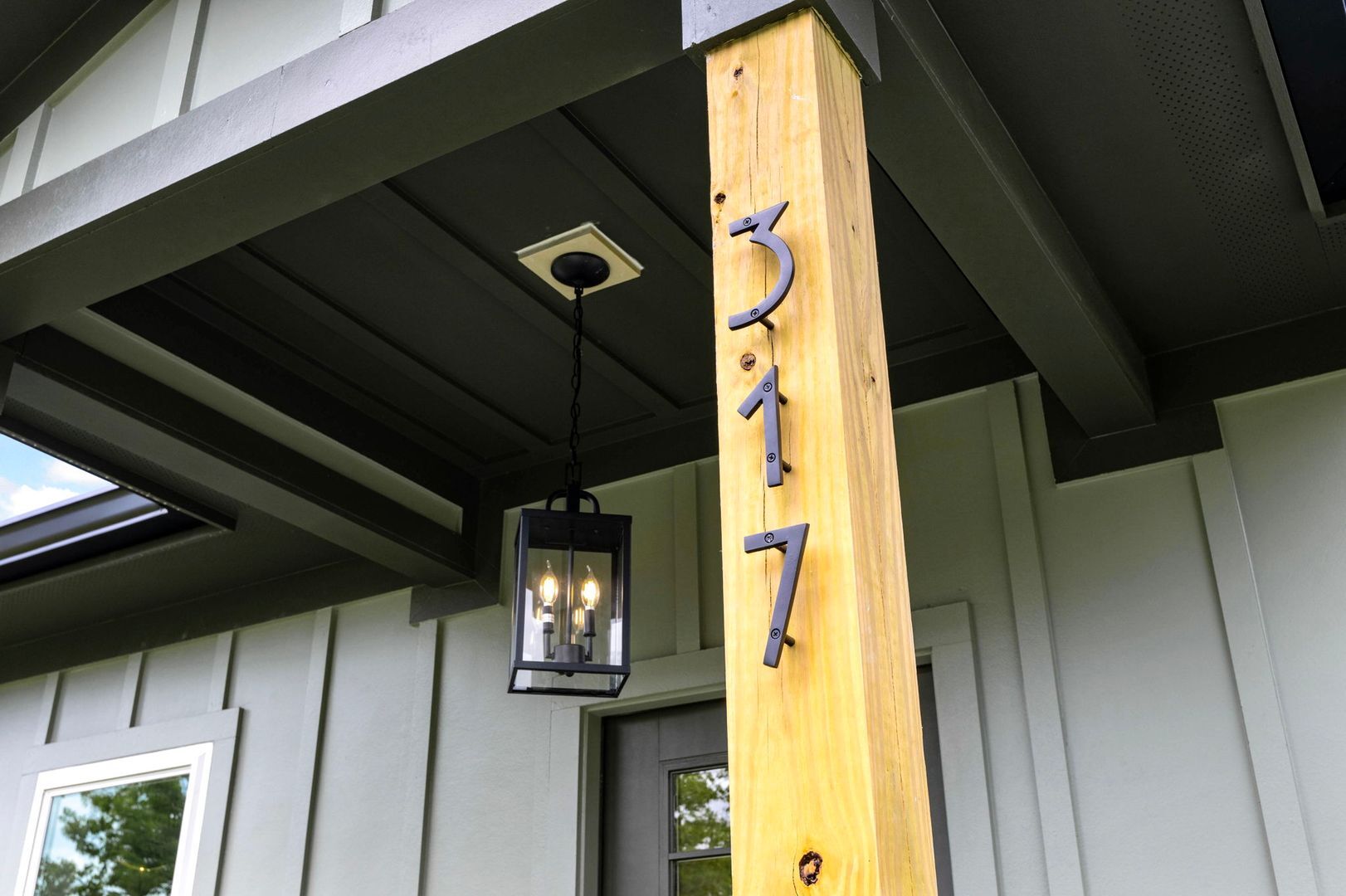 Building Photo - 317 S Howell Ave