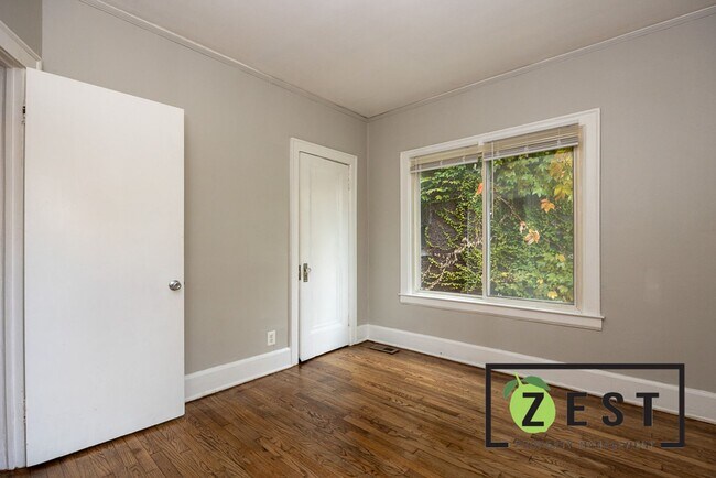 Building Photo - 3740 Tyler St